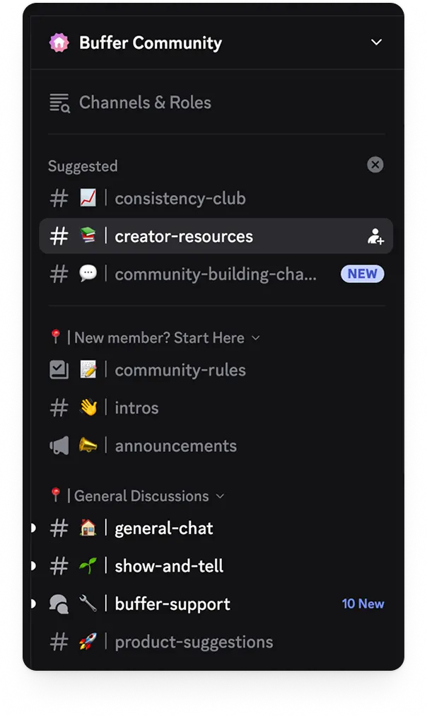 Barra lateral de canales en Discord con los espacios de la comunidad de Buffer para publicar con constancia, compartir recursos para creadores, presentaciones, show-and-tell, soporte y más.