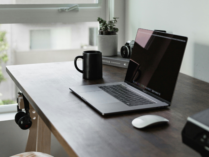 How a Simple Google Sheet Helped Me Post Consistently on LinkedIn for the First Time in 5 Years