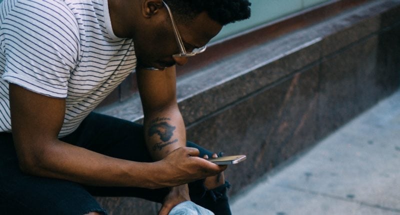 Instagram And Snapchat A Full Comparison To Help Your Decision Making The first thing that you need to do instagram has 400 million daily users whereas snapchat has 173 million daily users. instagram and snapchat a full
