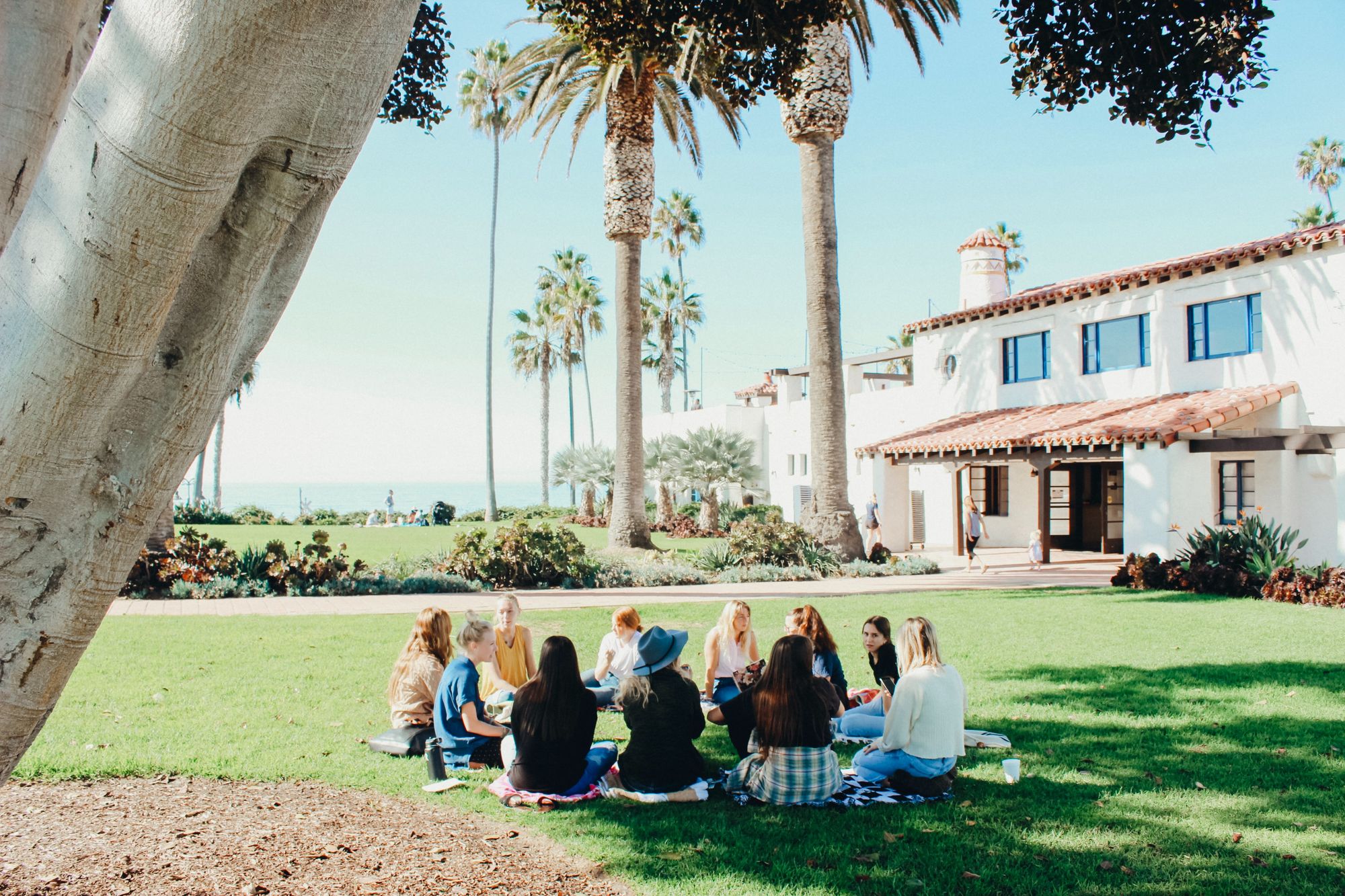 How I Built a 200,000-Person Paid Membership Community With $0 in the Bank to Start